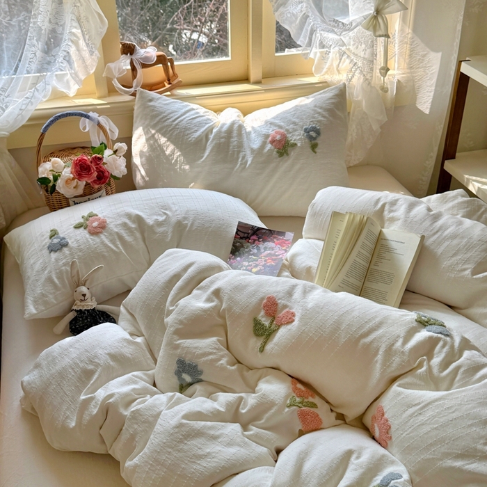 91家纺网 家纺一手货源 找家纺 阿曼达 2026春夏新款简约素色毛巾绣亚麻风纯色四件套 法式麻-棉朵