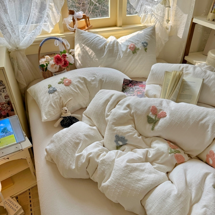 91家纺网 家纺一手货源 找家纺 阿曼达 2026春夏新款简约素色毛巾绣亚麻风纯色四件套 法式麻-棉朵