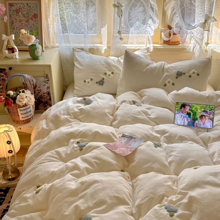 91家纺网 家纺一手货源 找家纺 阿曼达 2026春夏新款简约素色毛巾绣亚麻风纯色四件套 法式麻-小花绣