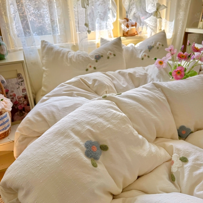 91家纺网 家纺一手货源 找家纺 阿曼达 2026春夏新款简约素色毛巾绣亚麻风纯色四件套 法式麻-小花绣