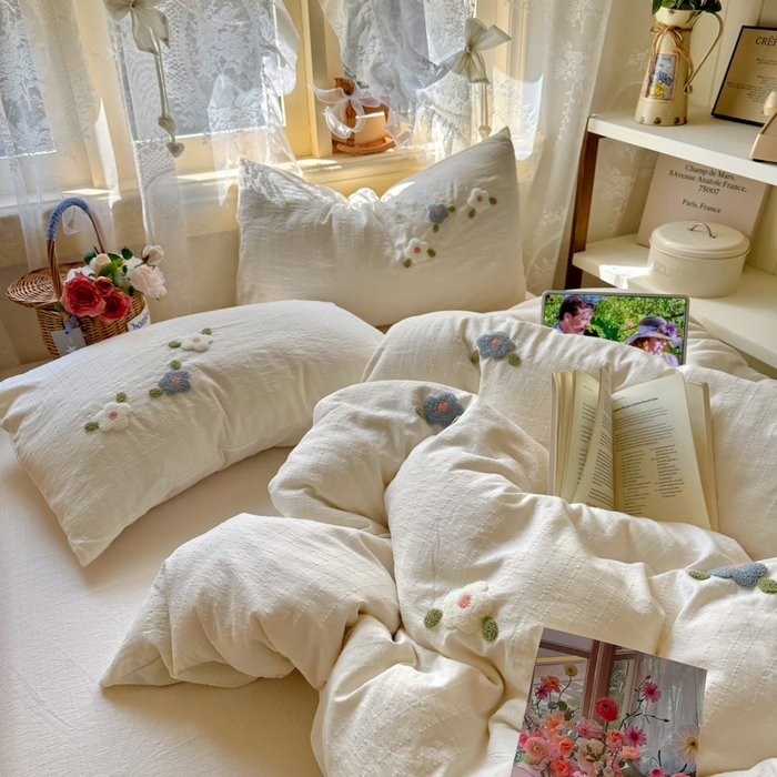 91家纺网 家纺一手货源 找家纺 阿曼达 2026春夏新款简约素色毛巾绣亚麻风纯色四件套 法式麻-小花绣