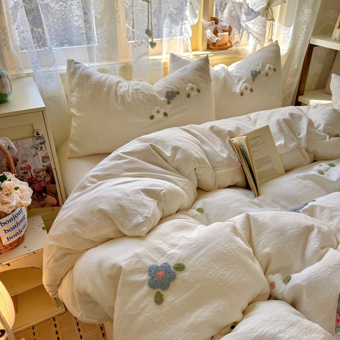 91家纺网 家纺一手货源 找家纺 阿曼达 2026春夏新款简约素色毛巾绣亚麻风纯色四件套 法式麻-小花绣