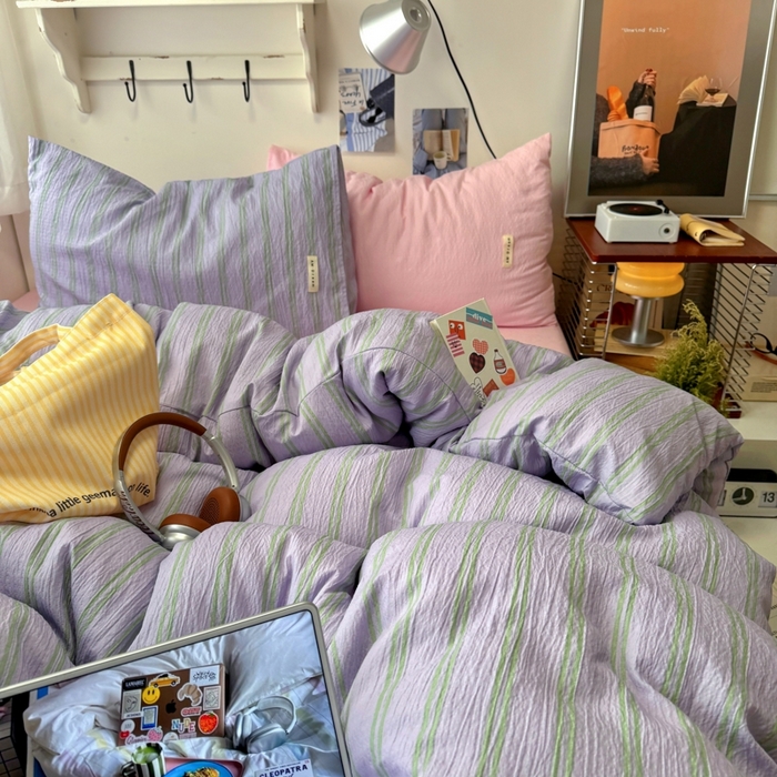 91家纺网 家纺一手货源 找家纺 阿曼达 2026春夏新款简约美式条纹混搭四件套 美式休闲-柔紫条