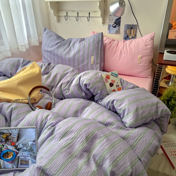 91家纺网 家纺一手货源 找家纺 阿曼达 2026春夏新款简约美式条纹混搭四件套 美式休闲-柔紫条