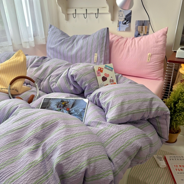 91家纺网 家纺一手货源 找家纺 阿曼达 2026春夏新款简约美式条纹混搭四件套 美式休闲-柔紫条