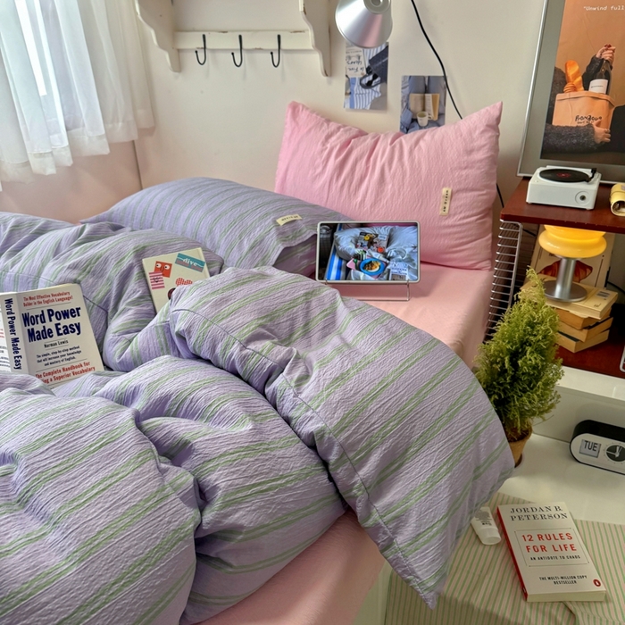 91家纺网 家纺一手货源 找家纺 阿曼达 2026春夏新款简约美式条纹混搭四件套 美式休闲-柔紫条