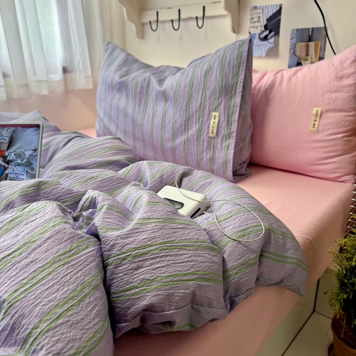 91家纺网 家纺一手货源 找家纺 阿曼达 2026春夏新款简约美式条纹混搭四件套 美式休闲-柔紫条