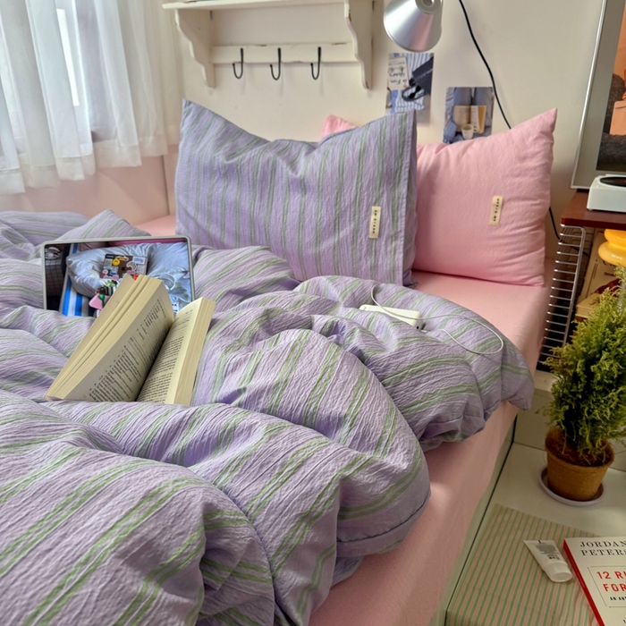 91家纺网 家纺一手货源 找家纺 阿曼达 2026春夏新款简约美式条纹混搭四件套 美式休闲-柔紫条