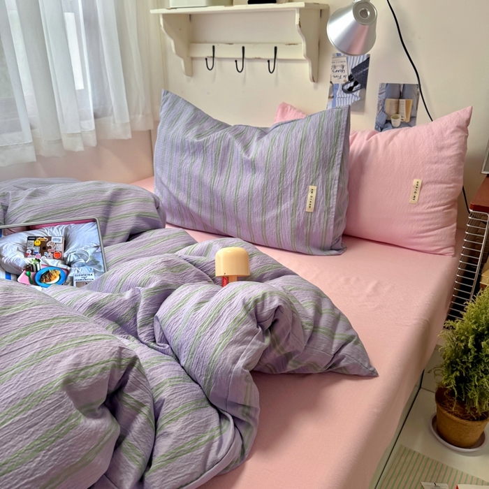 91家纺网 家纺一手货源 找家纺 阿曼达 2026春夏新款简约美式条纹混搭四件套 美式休闲-柔紫条