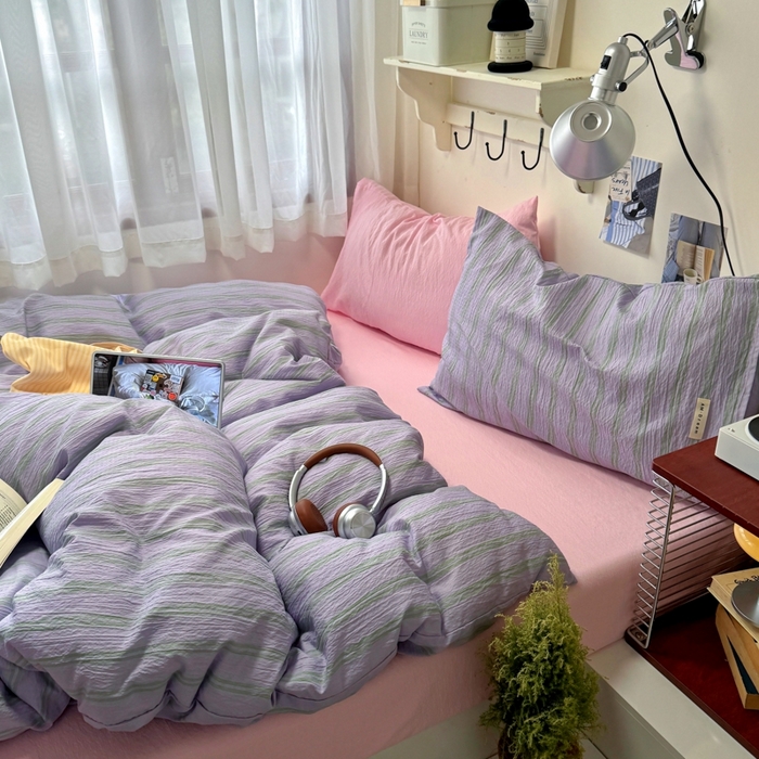 91家纺网 家纺一手货源 找家纺 阿曼达 2026春夏新款简约美式条纹混搭四件套 美式休闲-柔紫条