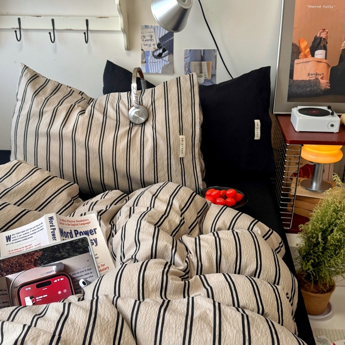 91家纺网 家纺一手货源 找家纺 阿曼达 2026春夏新款简约美式条纹混搭四件套 美式休闲-杏色条