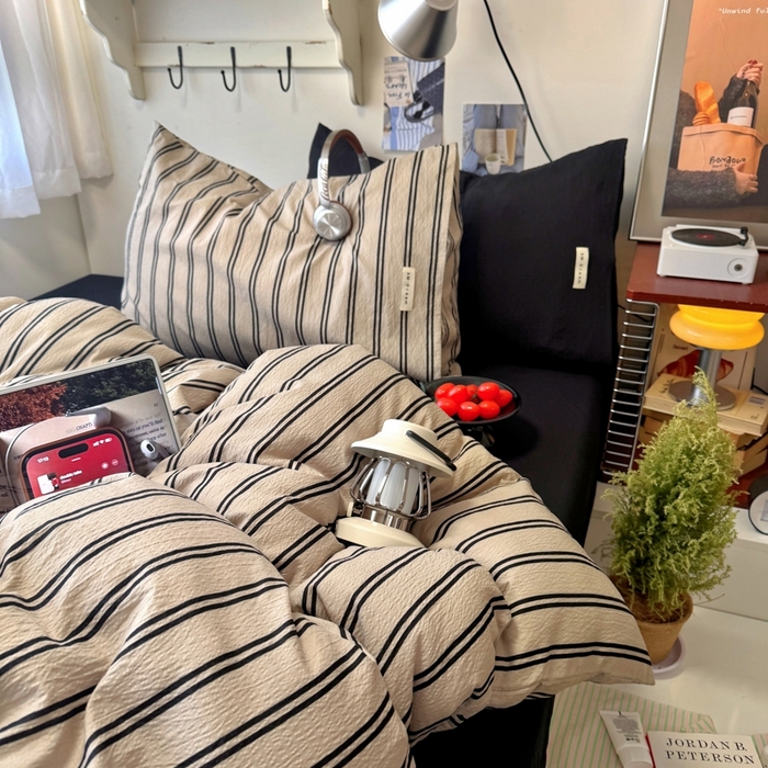 91家纺网 家纺一手货源 找家纺 阿曼达 2026春夏新款简约美式条纹混搭四件套 美式休闲-杏色条