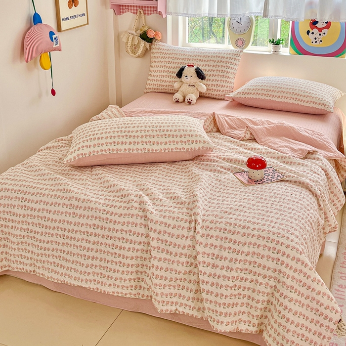 91家纺网 家纺一手货源 找家纺 利禾家纺 2026春夏新款泡芙纱简约四件套夏被四件套夏凉被空调被 花海-简约