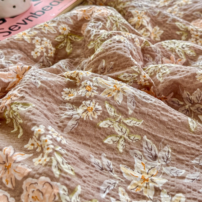 91家纺网 家纺一手货源 找家纺 利禾家纺 2026春夏新款泡芙纱简约四件套夏被四件套夏凉被空调被 桔园-简约