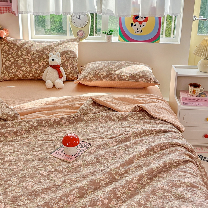 91家纺网 家纺一手货源 找家纺 利禾家纺 2026春夏新款泡芙纱简约四件套夏被四件套夏凉被空调被 桔园-简约