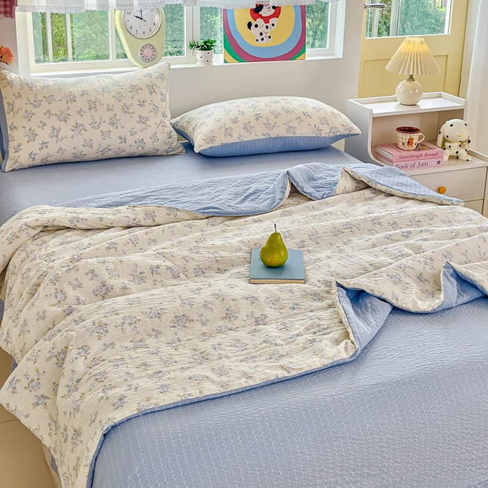 91家纺网 家纺一手货源 找家纺 利禾家纺 2026春夏新款泡芙纱简约四件套夏被四件套夏凉被空调被 兰花草-简约