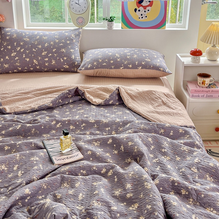 91家纺网 家纺一手货源 找家纺 利禾家纺 2026春夏新款泡芙纱简约四件套夏被四件套夏凉被空调被 米兰灰-简约