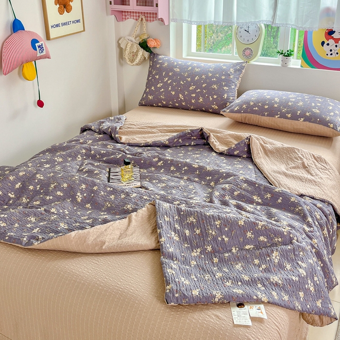 91家纺网 家纺一手货源 找家纺 利禾家纺 2026春夏新款泡芙纱简约四件套夏被四件套夏凉被空调被 米兰灰-简约