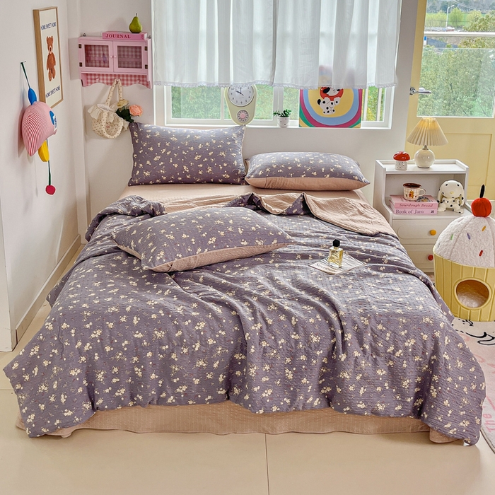 91家纺网 家纺一手货源 找家纺 利禾家纺 2026春夏新款泡芙纱简约四件套夏被四件套夏凉被空调被 米兰灰-简约