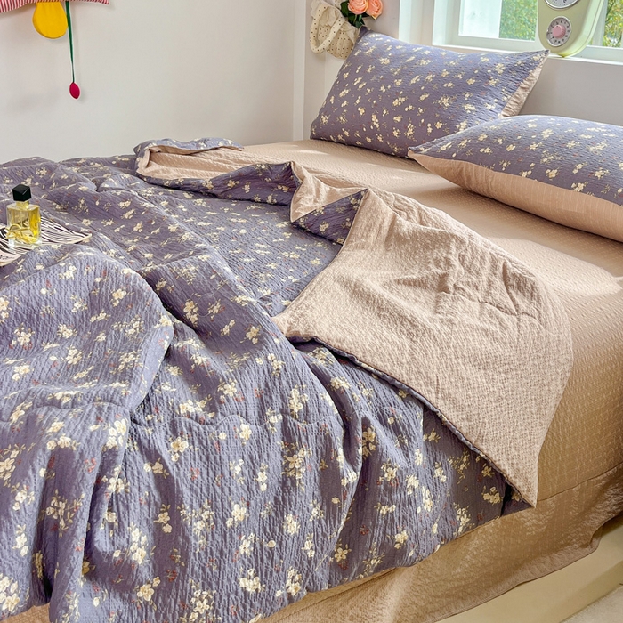 91家纺网 家纺一手货源 找家纺 利禾家纺 2026春夏新款泡芙纱简约四件套夏被四件套夏凉被空调被 米兰灰-简约