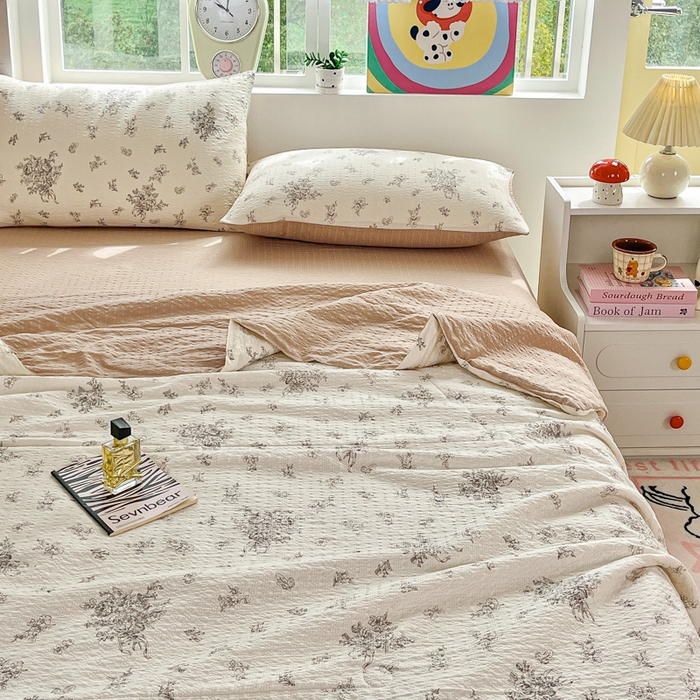 91家纺网 家纺一手货源 找家纺 利禾家纺 2026春夏新款泡芙纱简约四件套夏被四件套夏凉被空调被 南洋-简约