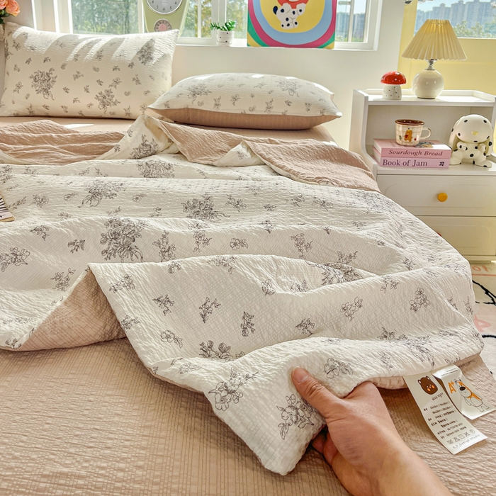 91家纺网 家纺一手货源 找家纺 利禾家纺 2026春夏新款泡芙纱简约四件套夏被四件套夏凉被空调被 南洋-简约