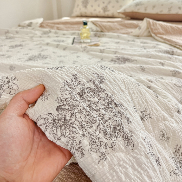 91家纺网 家纺一手货源 找家纺 利禾家纺 2026春夏新款泡芙纱简约四件套夏被四件套夏凉被空调被 南洋-简约