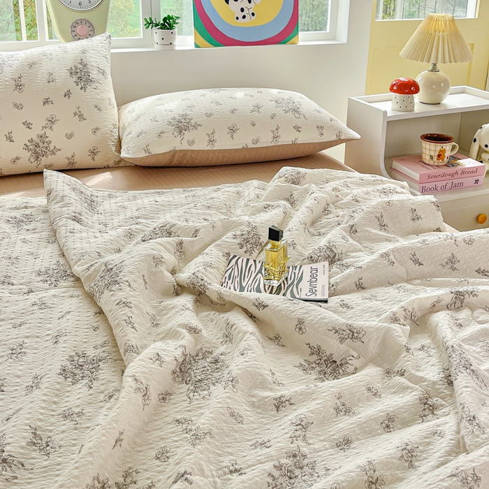 91家纺网 家纺一手货源 找家纺 利禾家纺 2026春夏新款泡芙纱简约四件套夏被四件套夏凉被空调被 南洋-简约