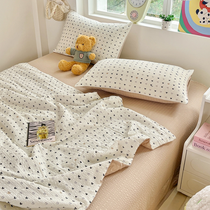 91家纺网 家纺一手货源 找家纺 利禾家纺 2026春夏新款泡芙纱简约四件套夏被四件套夏凉被空调被 心心相印-简约