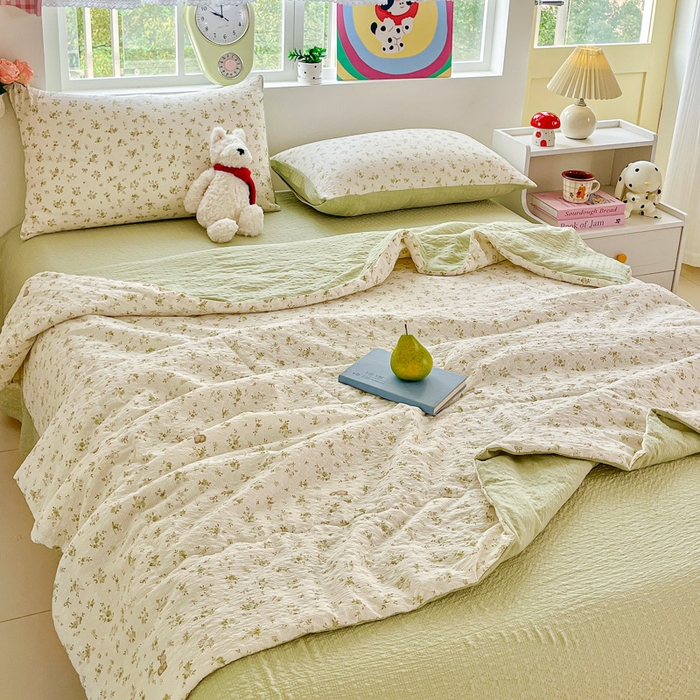 91家纺网 家纺一手货源 找家纺 利禾家纺 2026春夏新款泡芙纱简约四件套夏被四件套夏凉被空调被 叶初开-简约