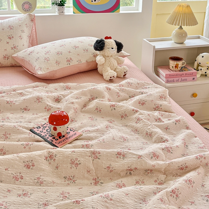 91家纺网 家纺一手货源 找家纺 利禾家纺 2026春夏新款泡芙纱简约四件套夏被四件套夏凉被空调被 月光-简约