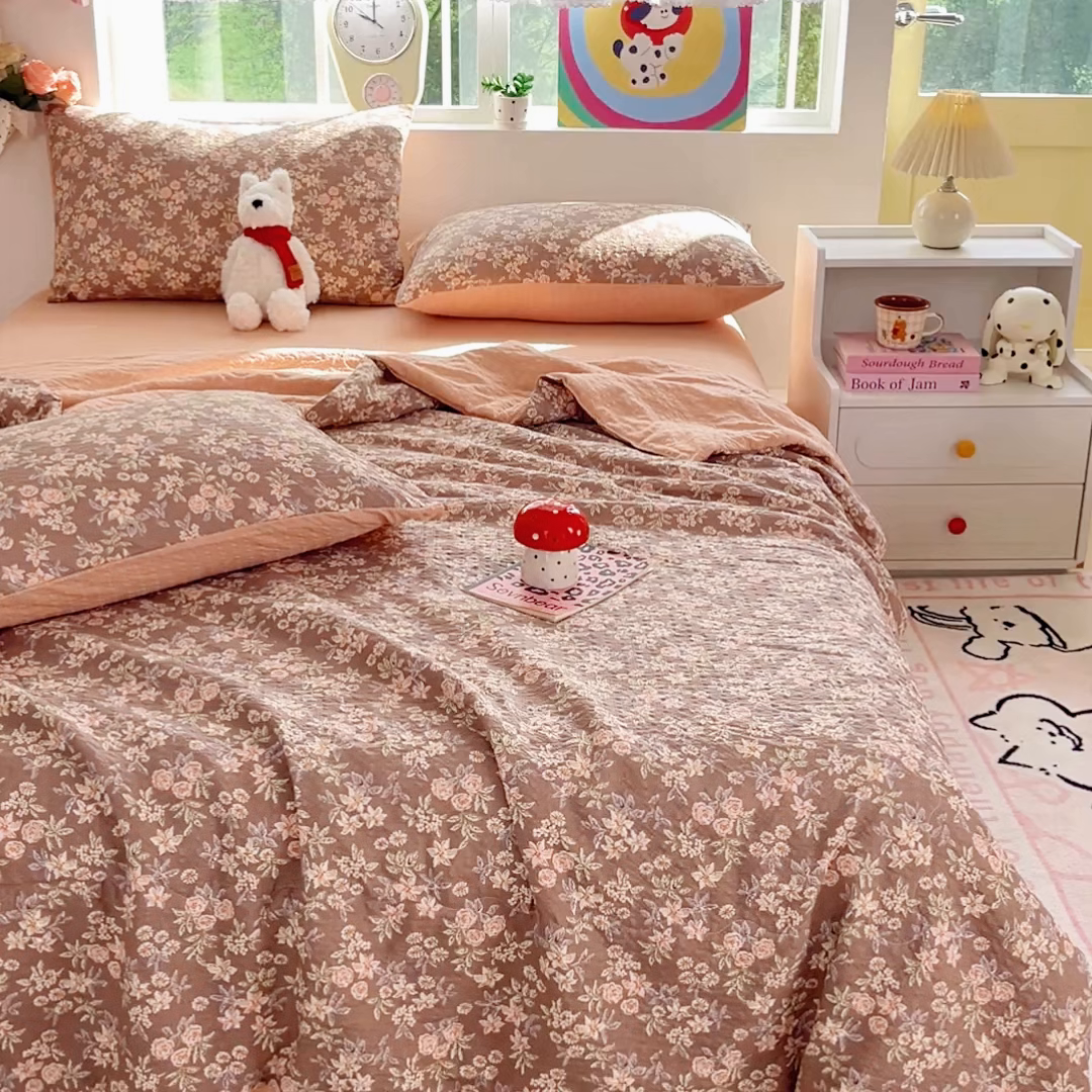 91家纺网 家纺一手货源 找家纺 利禾家纺 2026春夏新款泡芙纱简约四件套夏被四件套夏凉被空调被 桔园-简约