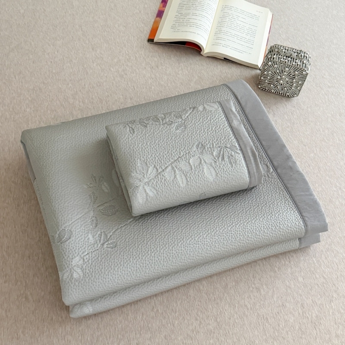 91家纺网 家纺一手货源 找家纺 （总）吾欢心 2026新款高端复合三明治PE乙纶双面提花高克重凉席三件套浅夏系列