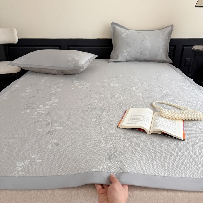 91家纺网 家纺一手货源 找家纺 （总）吾欢心 2026新款高端复合三明治PE乙纶双面提花高克重凉席三件套浅夏系列