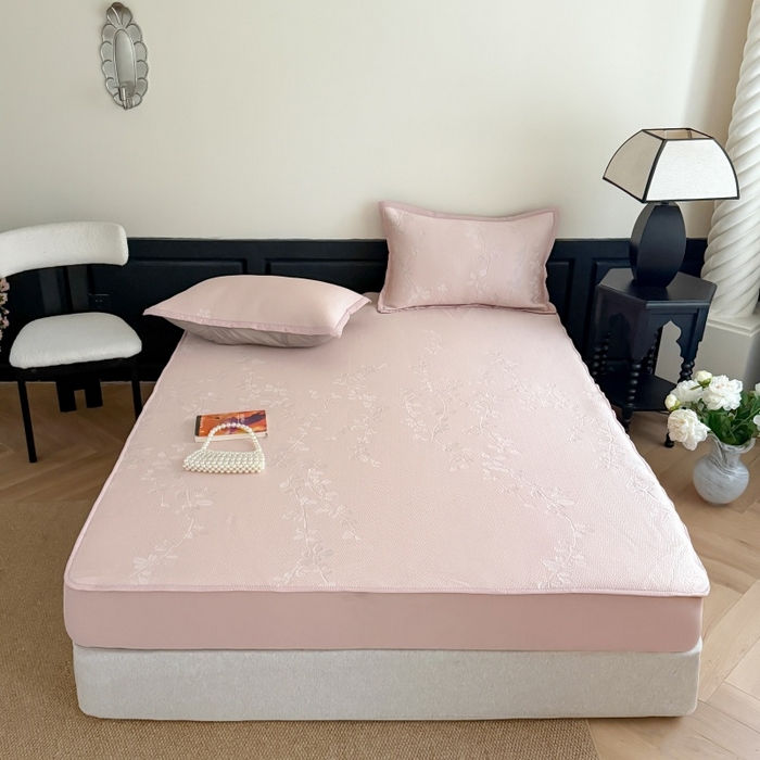 91家纺网 家纺一手货源 找家纺 吾欢心 2026新款高端复合三明治PE乙纶双面提花高克重凉席三件套浅夏系列 PE浅夏粉-床笠款