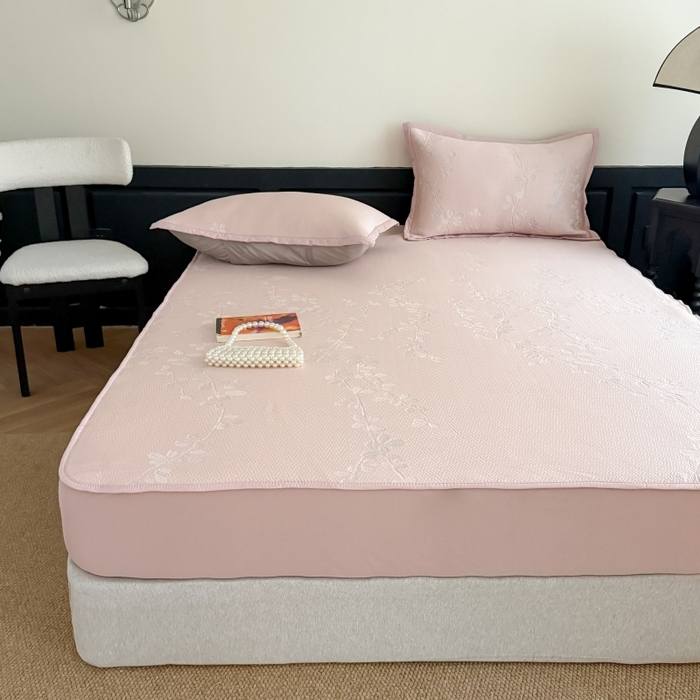 91家纺网 家纺一手货源 找家纺 吾欢心 2026新款高端复合三明治PE乙纶双面提花高克重凉席三件套浅夏系列 PE浅夏粉-床笠款