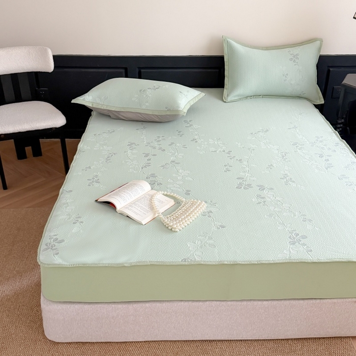 91家纺网 家纺一手货源 找家纺 吾欢心 2026新款高端复合三明治PE乙纶双面提花高克重凉席三件套浅夏系列 PE浅夏绿-床笠款