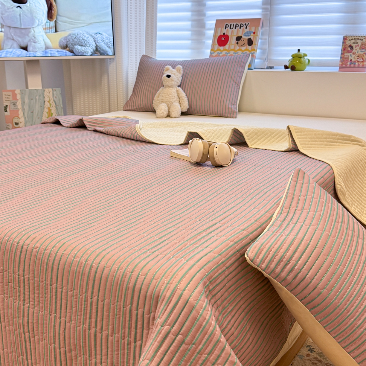 91家纺网 家纺一手货源 找家纺 慕尚家纺 2026新款简约风条纹床盖三件套 粉豆沙+绿条纹