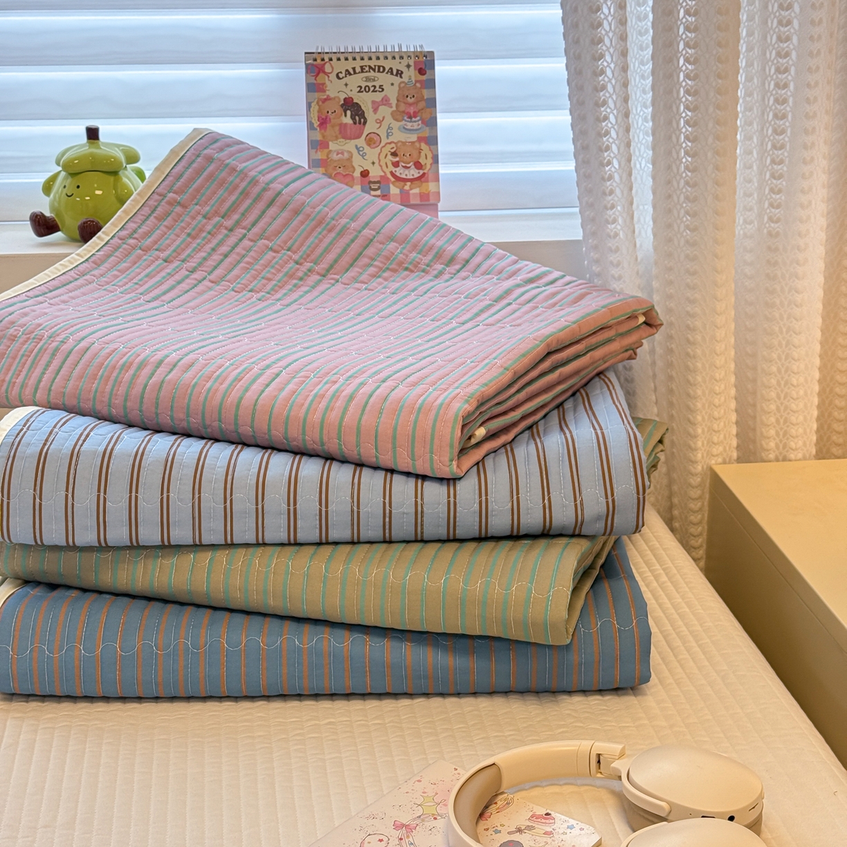 91家纺网 家纺一手货源 找家纺 慕尚家纺 2026新款简约风条纹床盖三件套 组合图（仅供展示不可下单）