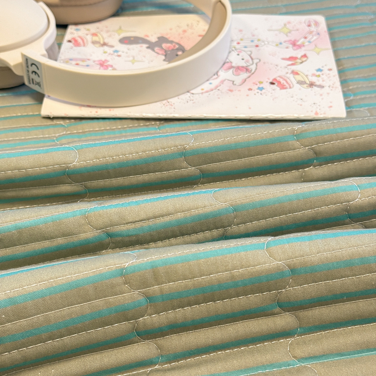 91家纺网 家纺一手货源 找家纺 慕尚家纺 2026新款简约风条纹床盖三件套 咖+绿条纹