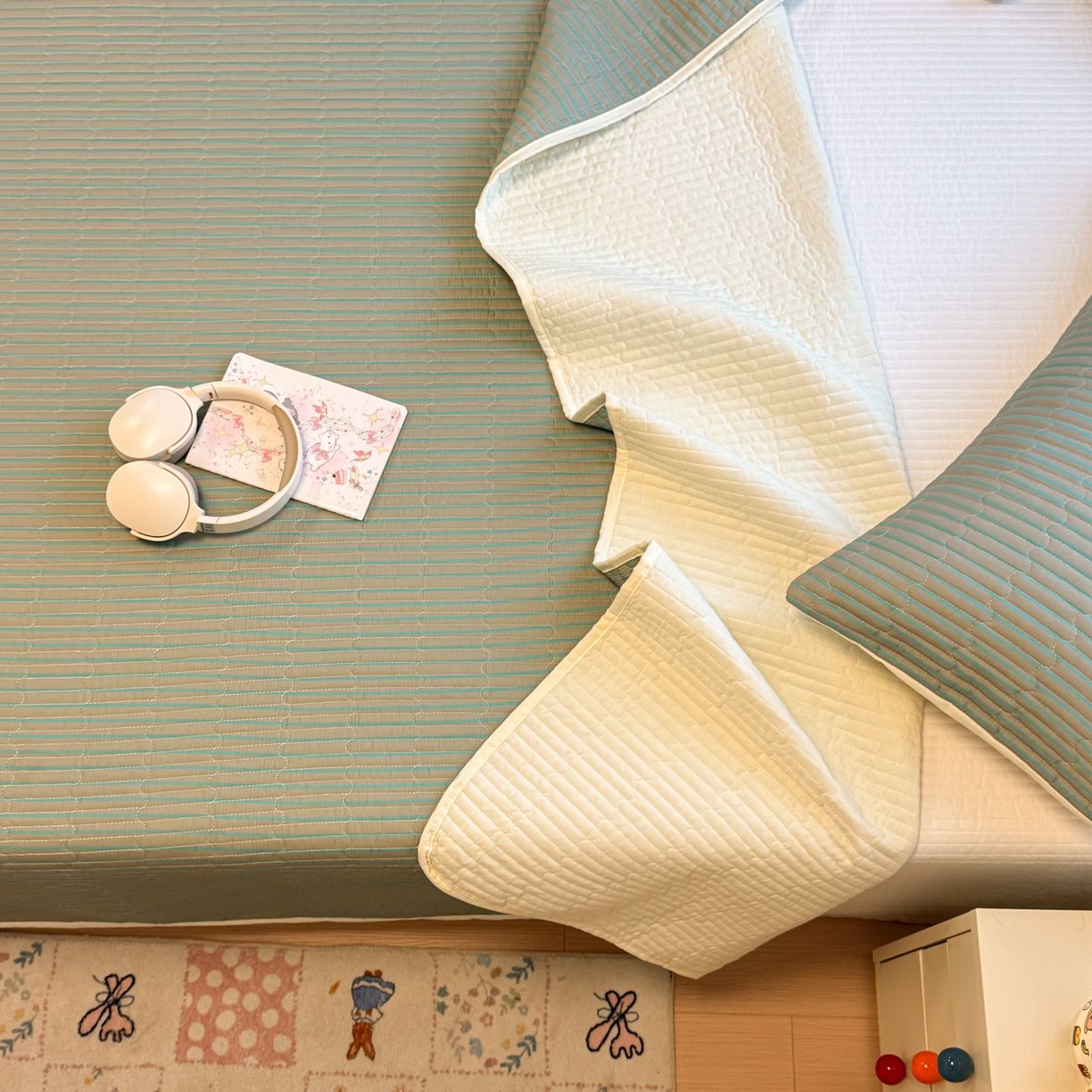 91家纺网 家纺一手货源 找家纺 慕尚家纺 2026新款简约风条纹床盖三件套 咖+绿条纹