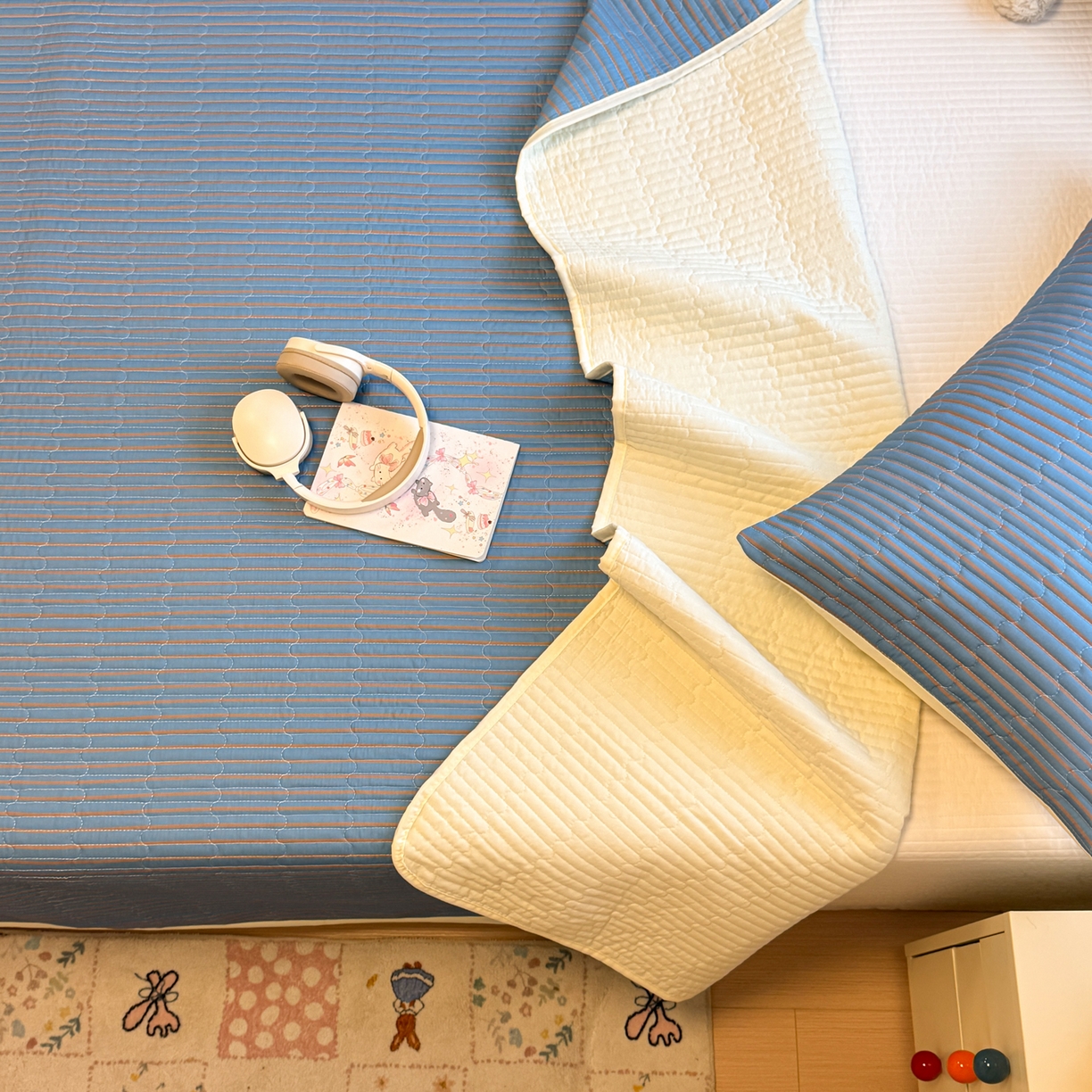 91家纺网 家纺一手货源 找家纺 慕尚家纺 2026新款简约风条纹床盖三件套 深蓝+咖棕条纹