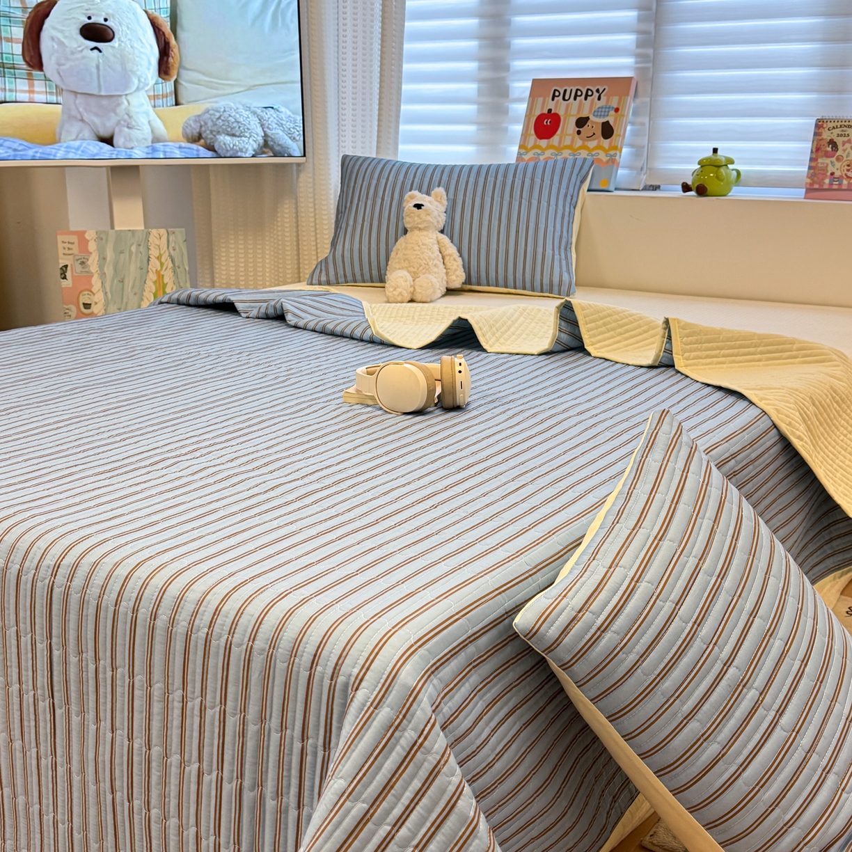 91家纺网 家纺一手货源 找家纺 慕尚家纺 2026新款简约风条纹床盖三件套 天空蓝+咖条纹