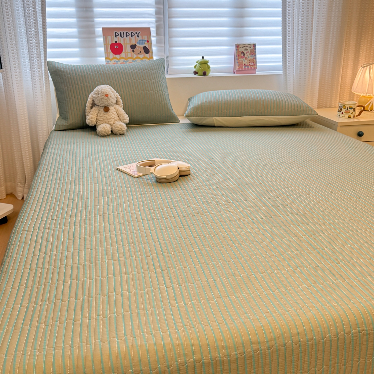 91家纺网 家纺一手货源 找家纺 慕尚家纺 2026新款简约风条纹床盖三件套 咖+绿条纹