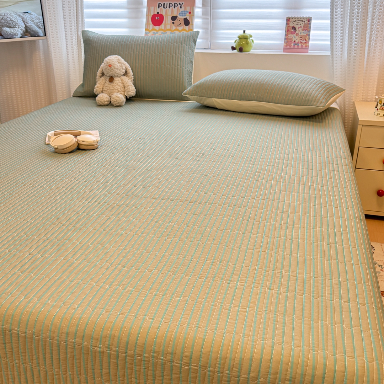 91家纺网 家纺一手货源 找家纺 慕尚家纺 2026新款简约风条纹床盖三件套 咖+绿条纹