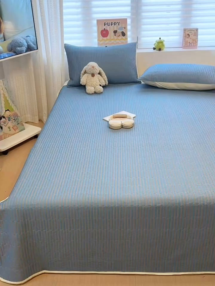 91家纺网 家纺一手货源 找家纺 慕尚家纺 2026新款简约风条纹床盖三件套 深蓝+咖棕条纹