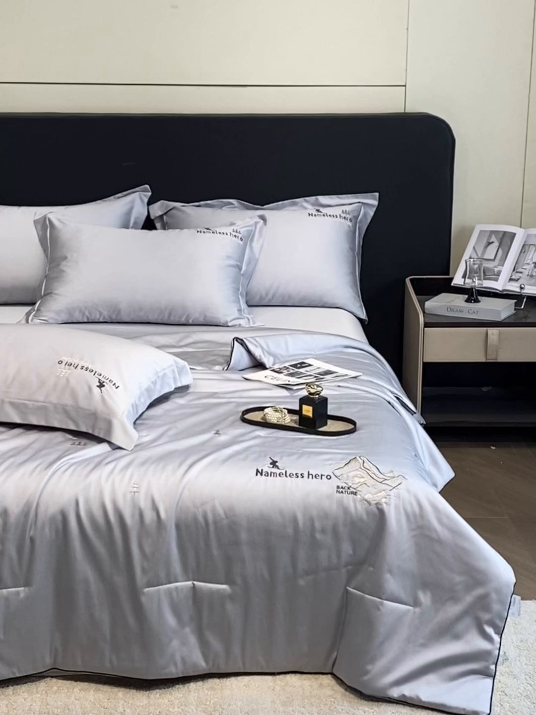 91家纺网 家纺一手货源 找家纺 （总）新方向 2026刺绣A类20%蚕丝天丝棉夏被四件套 65%60s兰精天丝 35%100支长绒棉-超越者