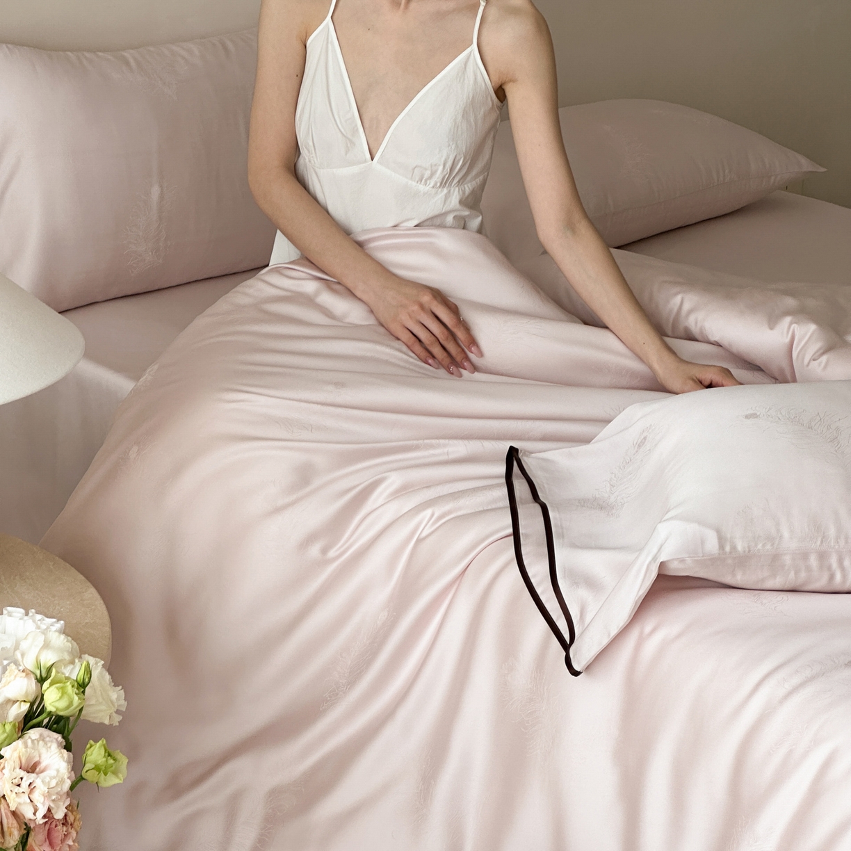 91家纺网 家纺一手货源 找家纺 三味舒屋 2026新款60s天丝提花系列四件套-羽柔 羽柔粉