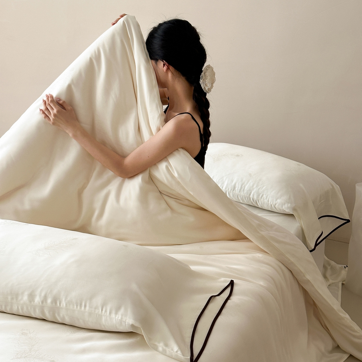 91家纺网 家纺一手货源 找家纺 三味舒屋 2026新款60s天丝提花系列四件套-羽柔 羽柔白