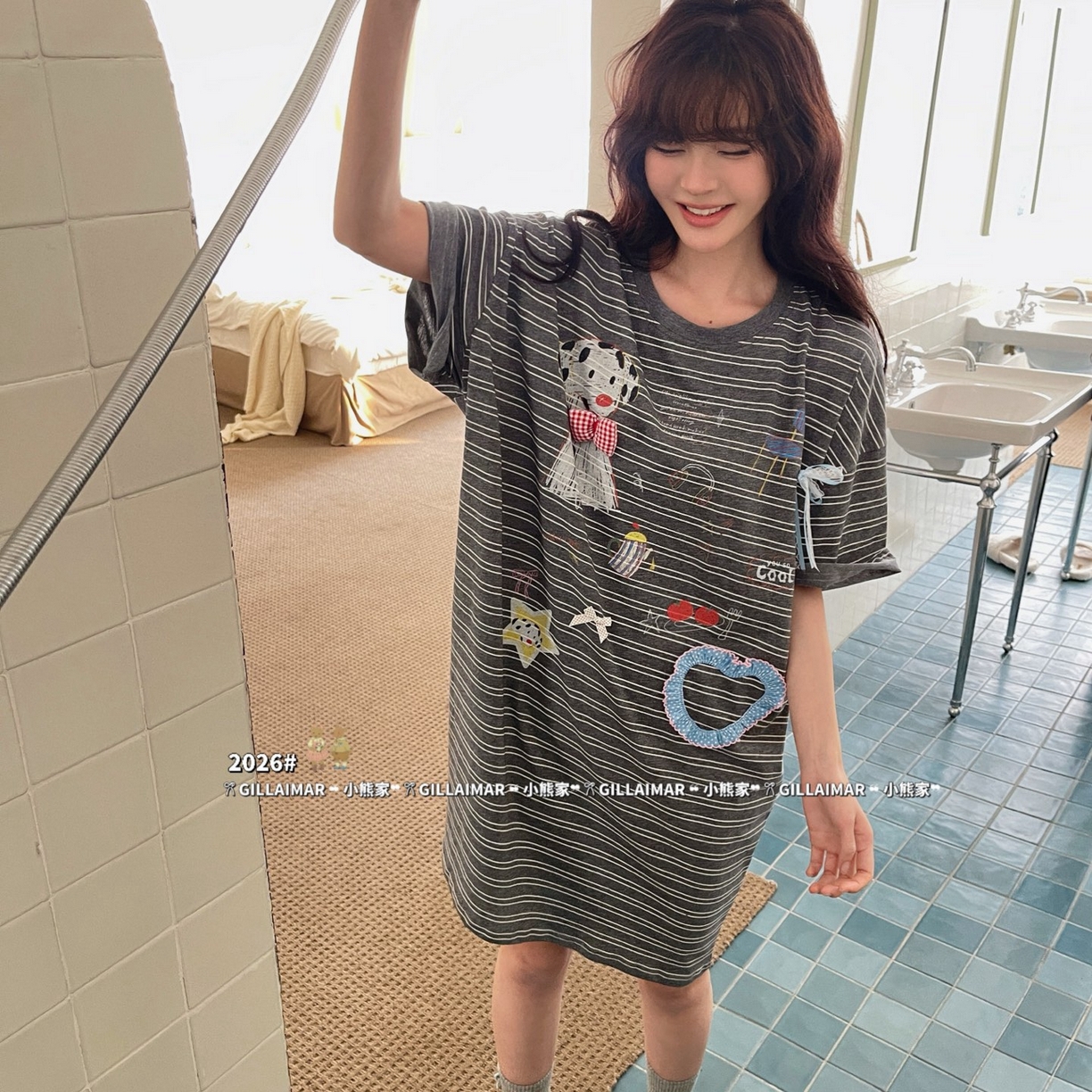 91家纺网 家纺一手货源 找家纺 （总）妍景家居生活馆 2026新款莱赛尔冰丝棉睡裙-板凳小狗T深灰